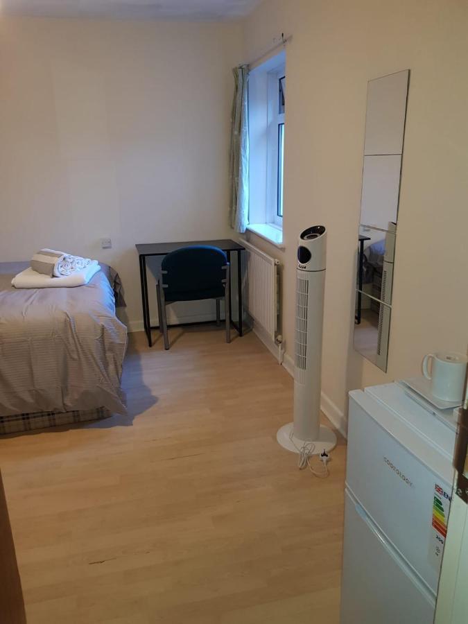 Alder En-Suites Self-Catering With Private Shower 1 Southampton Exterior photo