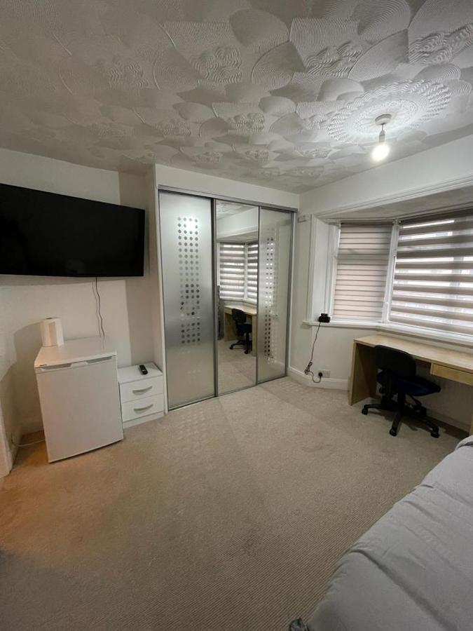 Alder En-Suites Self-Catering With Private Shower 1 Southampton Exterior photo
